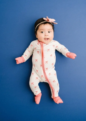 Bamboo Fold-Over Zipper Footie - Bows