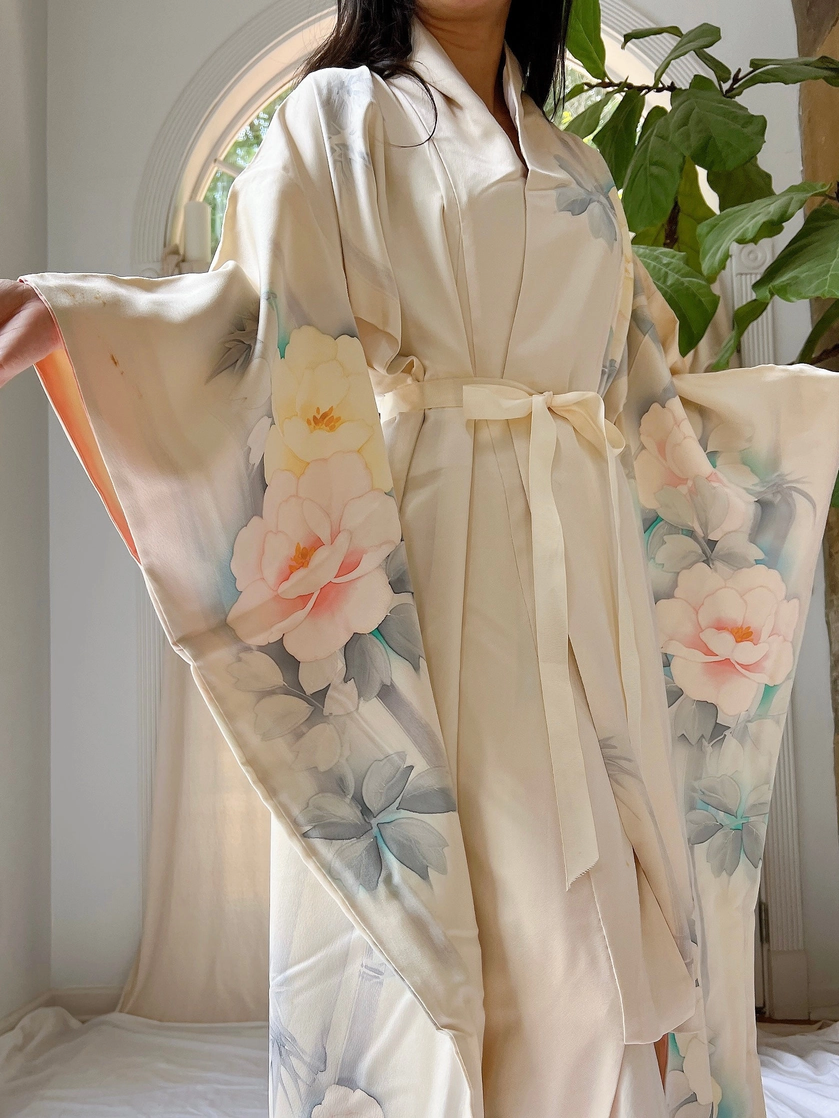Vintage Ivory Silk Kimono - OSFM