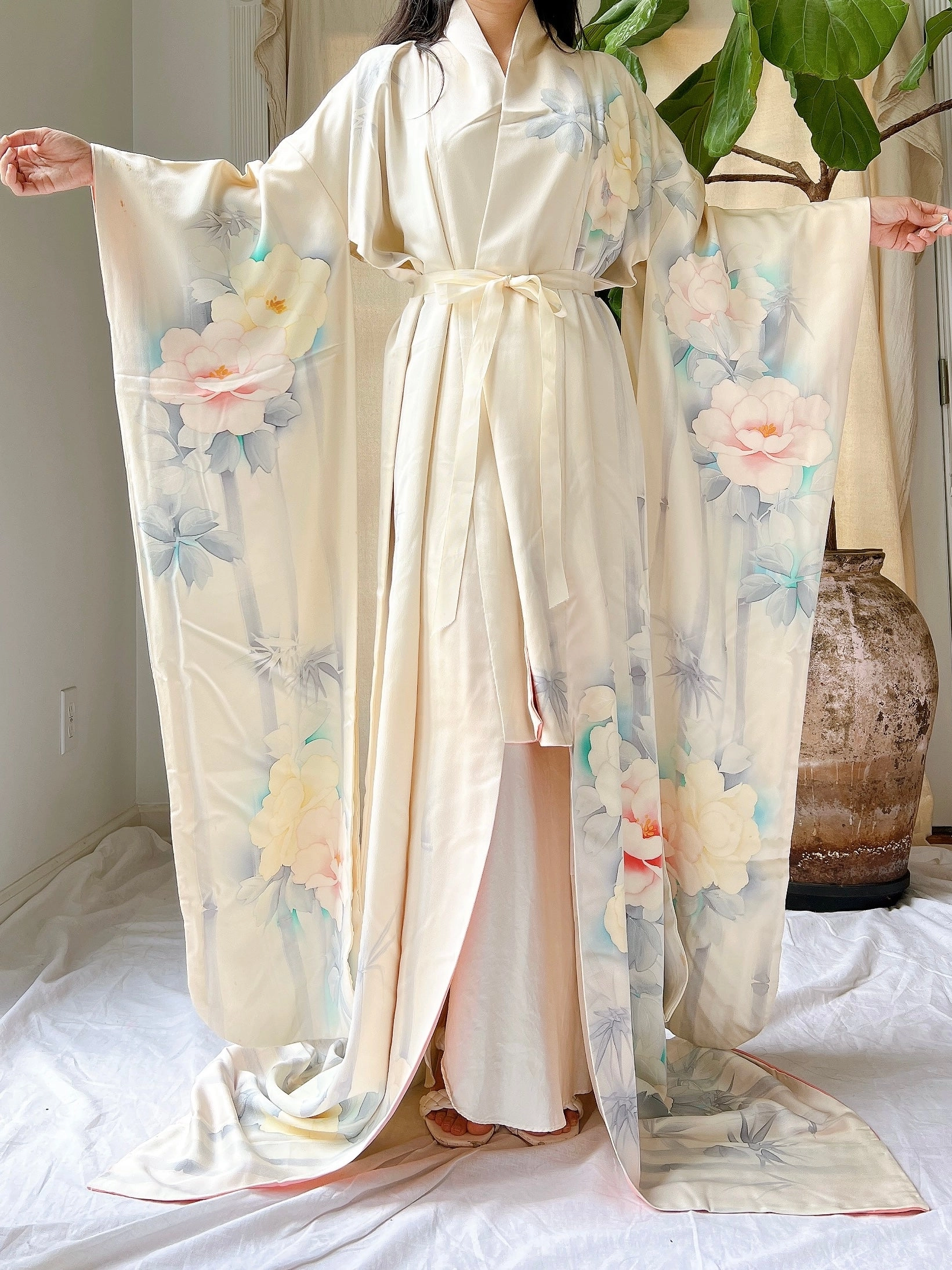Vintage Ivory Silk Kimono - OSFM