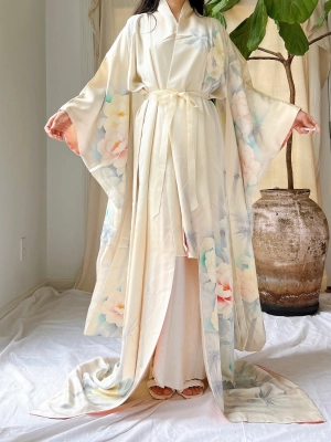 Vintage Ivory Silk Kimono - OSFM