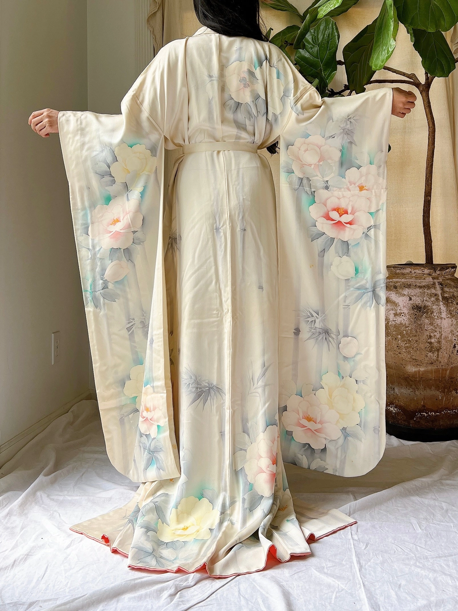 Vintage Ivory Silk Kimono - OSFM